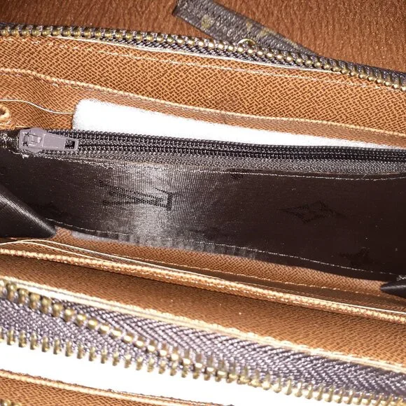 LOUIS VUITTON LV MONOGRAM ZIPPY WALLET - Picture 9 of 10